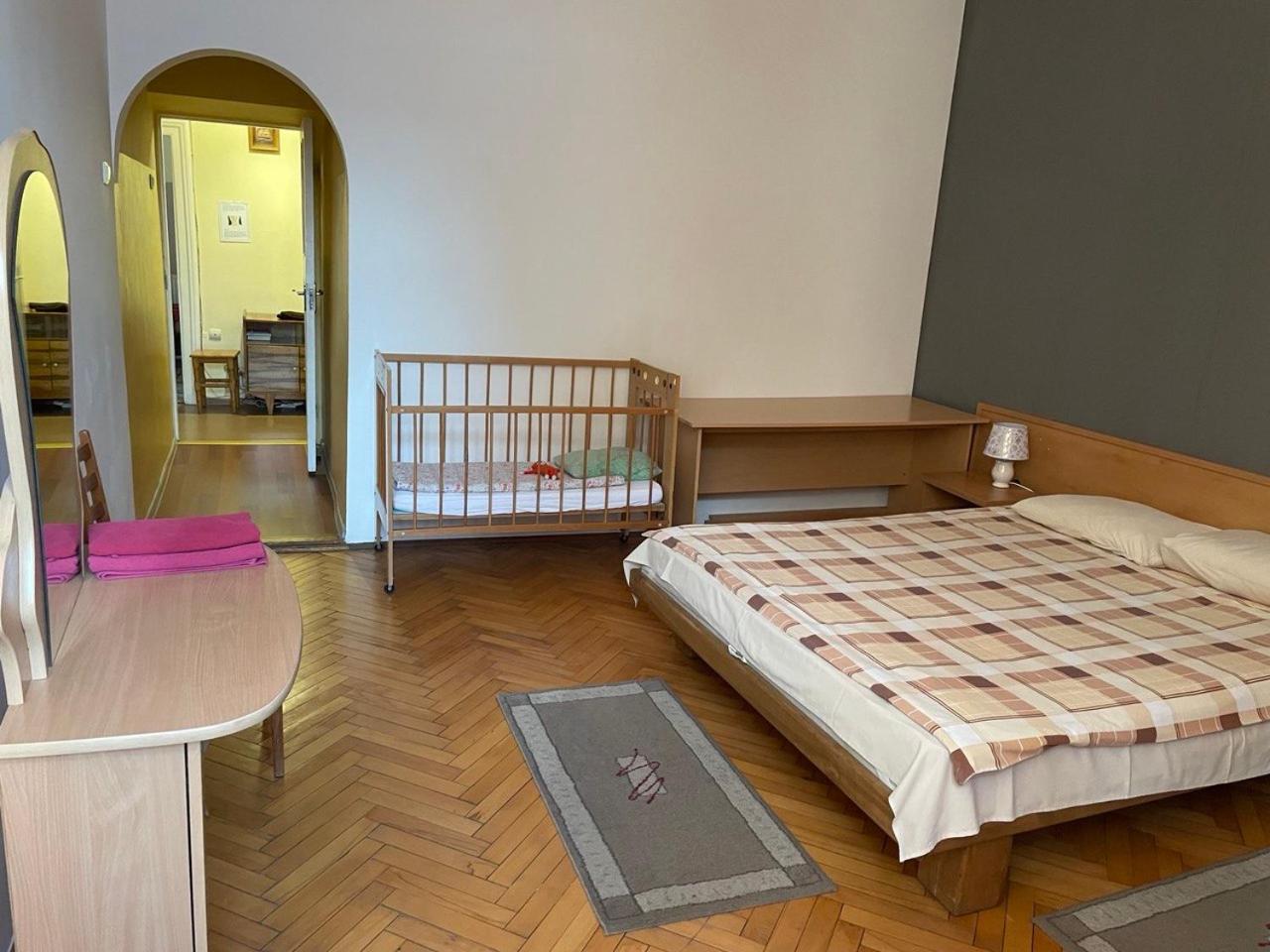 Guest Rooms Лвив Екстериор снимка