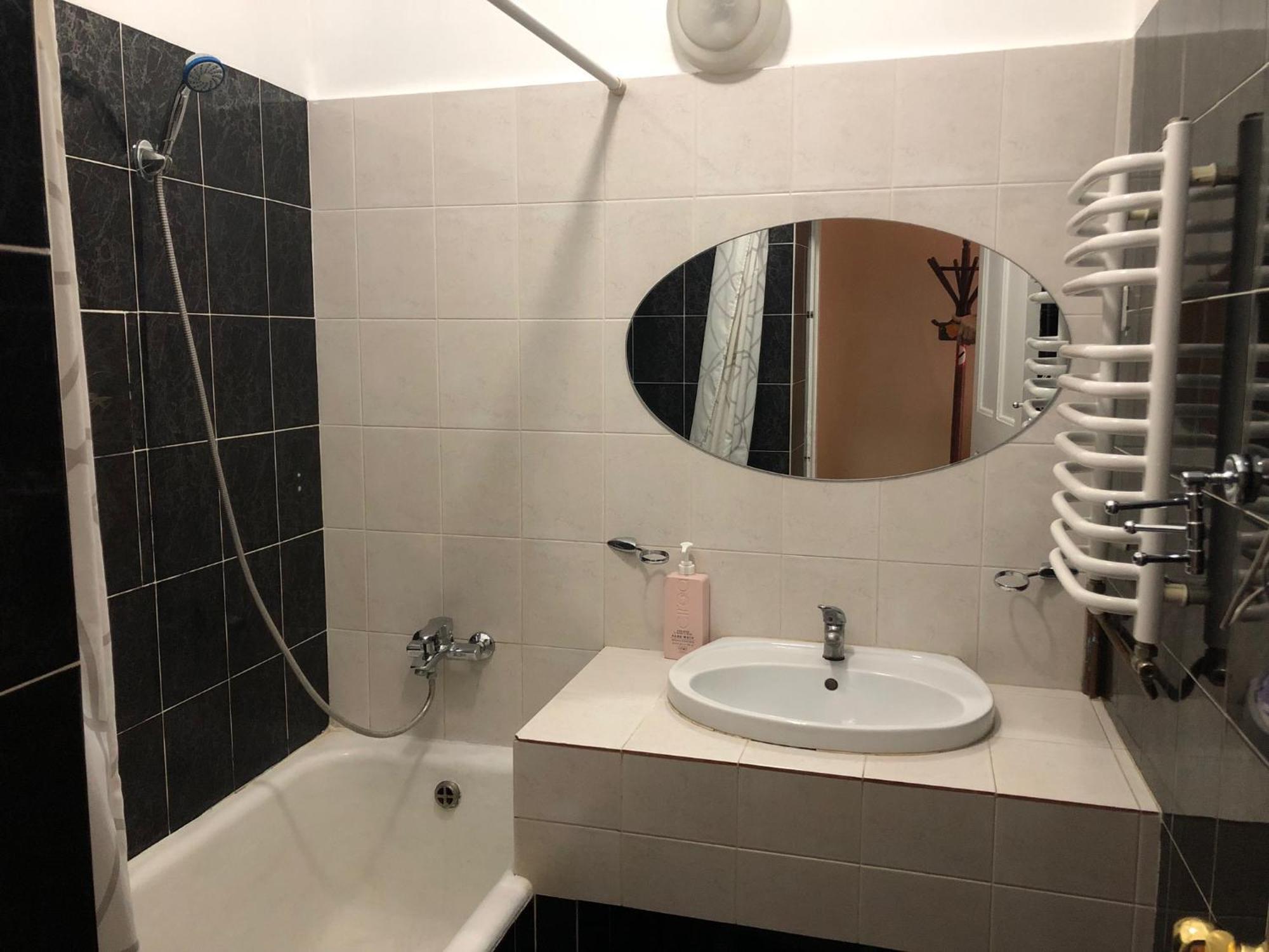 Guest Rooms Лвив Екстериор снимка