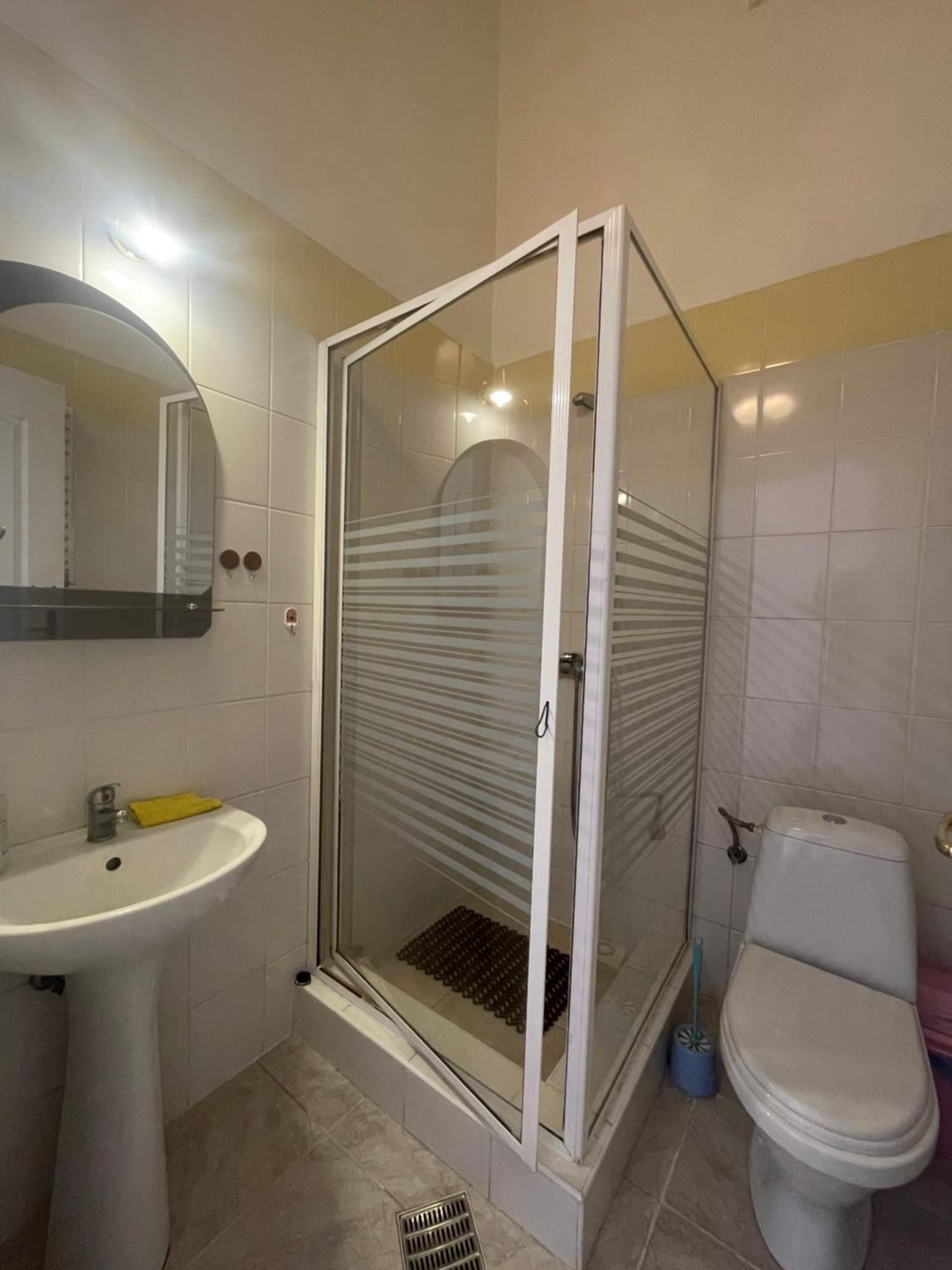 Guest Rooms Лвив Екстериор снимка