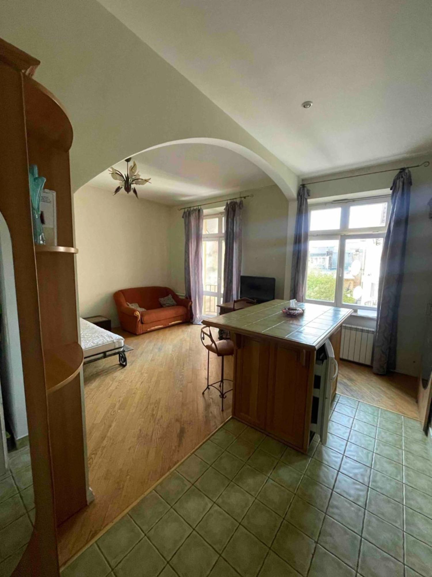Guest Rooms Лвив Екстериор снимка
